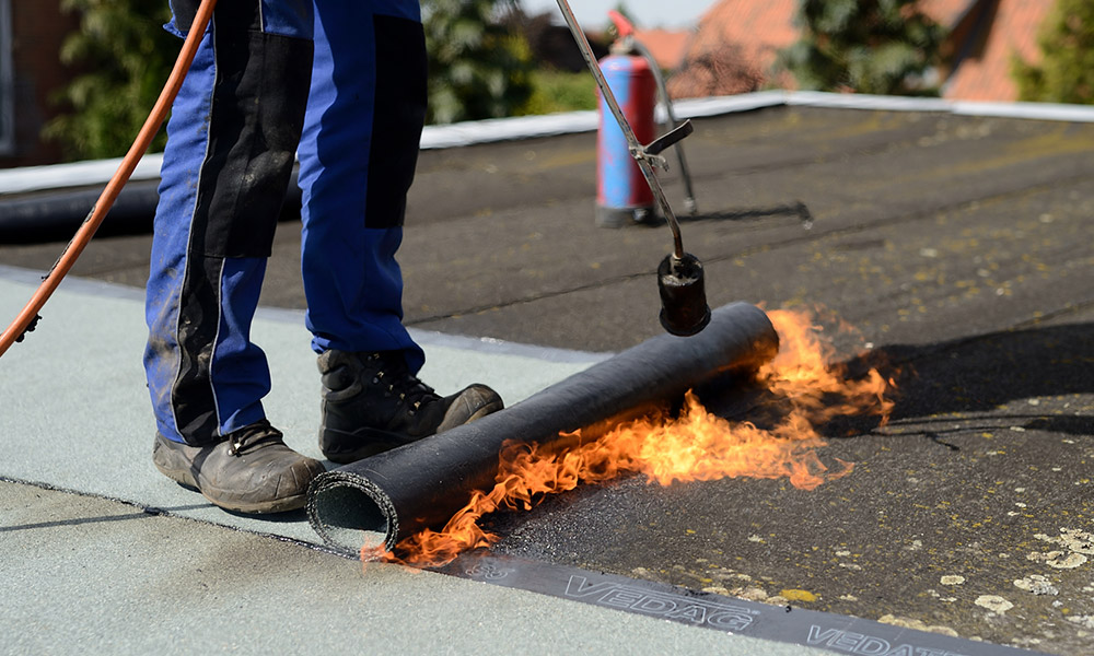 Fuite et Étanchéité de Toiture à Nancy et Metz et dans le Meurthe-et-Moselle (54) et Moselle (57) - AKG Couverture Grand Est
